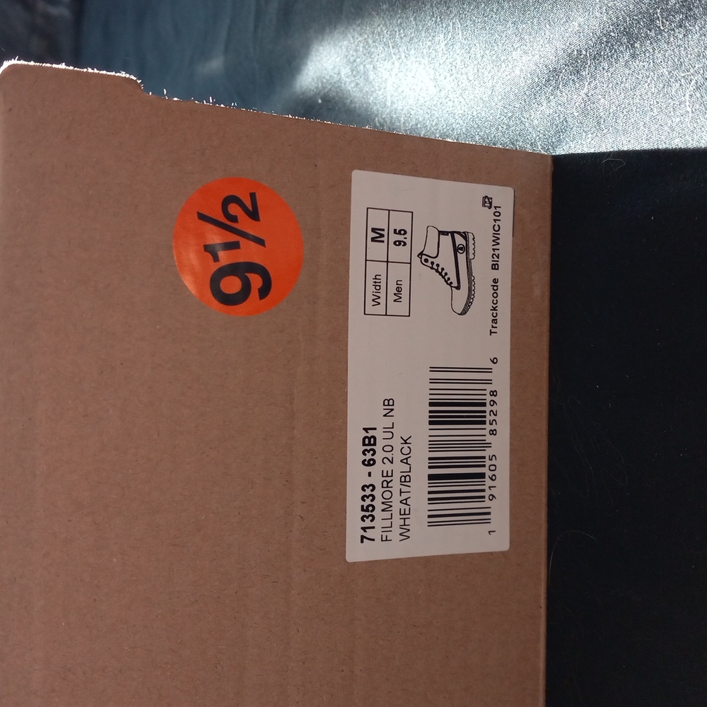 Men 9.5,wheat black,bass